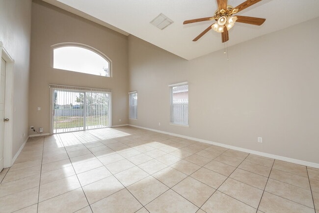 1160 Timberbend Cir