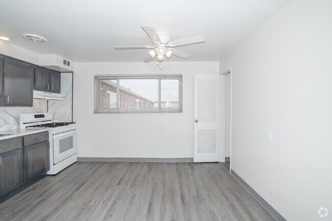 1BR, 1BA - 660SF - Kitchen - Blue Grass Estates