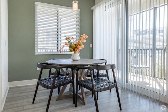 Sandpiper - Dining Room