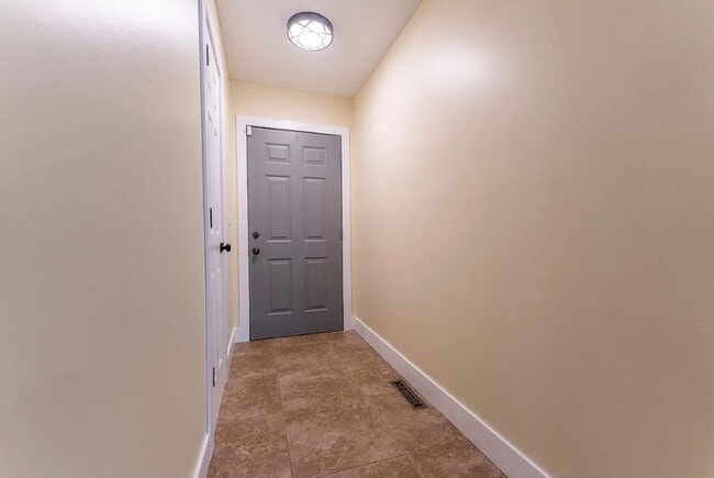 Photo - 3 Bed 2 Bath 2 Car Garage Home Southwest Springfield MO!!