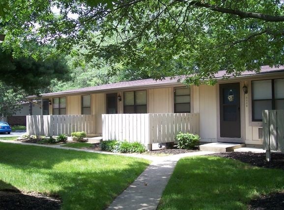 Photo - Summit Center