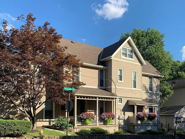 Photo - 2119 Grandin Rd Unit 1