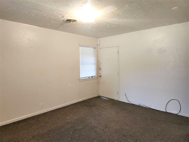 Photo - 890-892 Harriot St