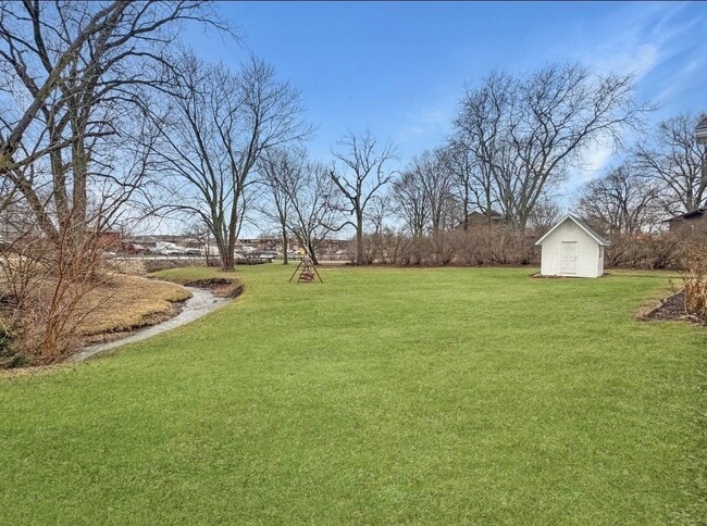 Photo - 1105 Summit Dr