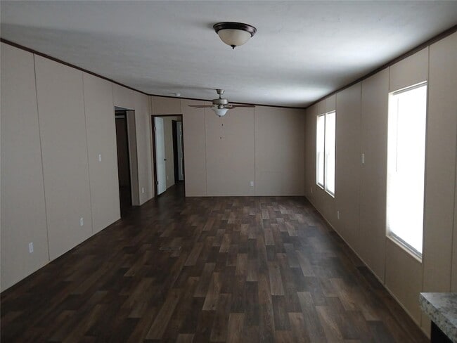 Photo - 7070 FM1115
