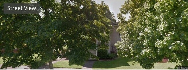 Photo - 1008 Takena St SW
