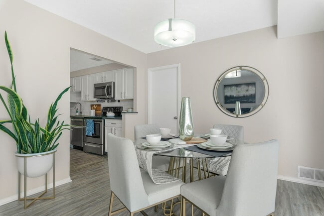 Photo - THE VANTAGE APARTMENTS