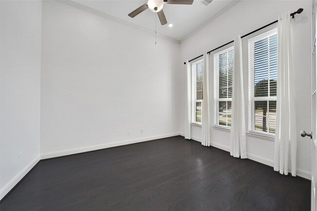Photo - 11030 Sarah Bluff Ln