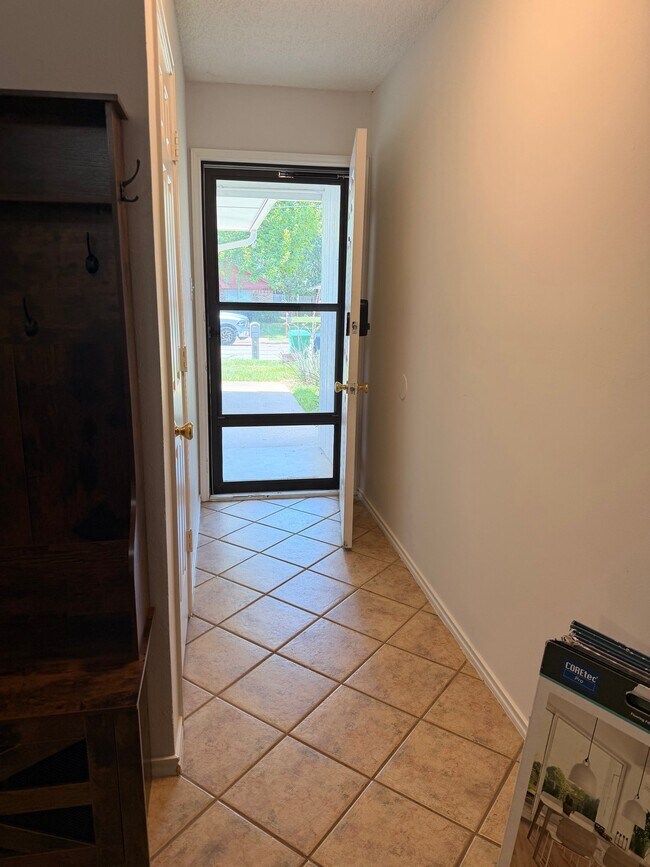 Photo - 1625 May St