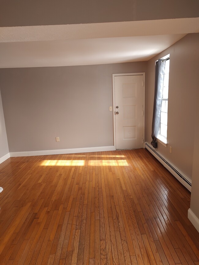 Living Room - 121 Huyshope Ave Unit #3D