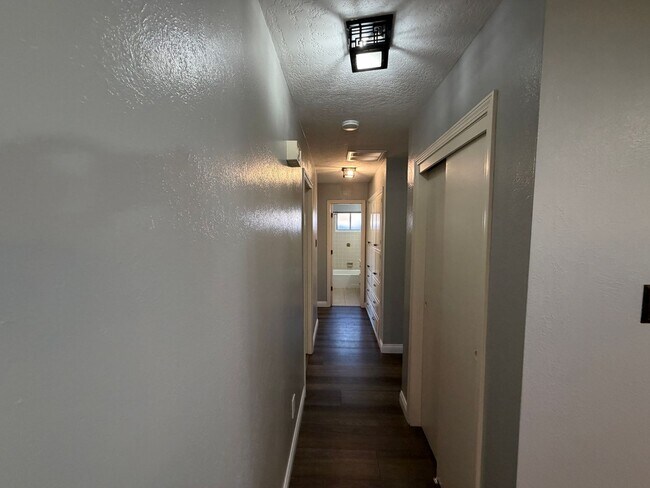 Photo - 3 Bedroom Single Story Home Available Near Louisiana Blvd NE & Candelaria Rd NE!