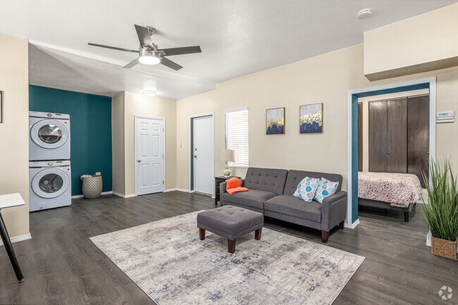 Traditional One Bedroom Apartment - 560SF - Living Room