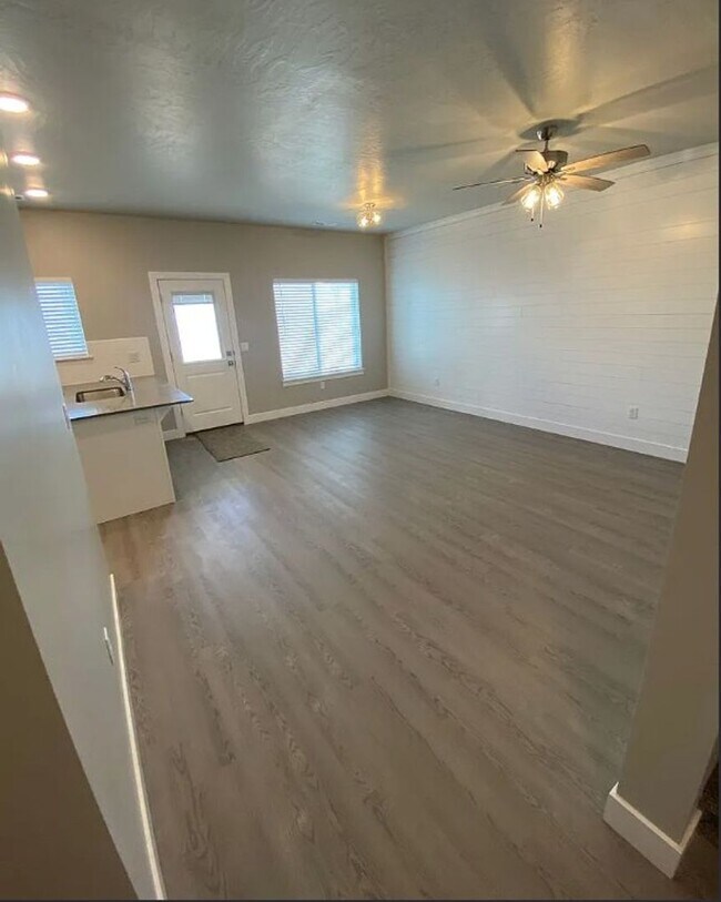 Photo - 3 Bedroom End-Unit Townhome in Cedar Bend – Great Cedar City Location