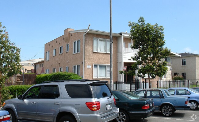 1536-38 Locust Ave