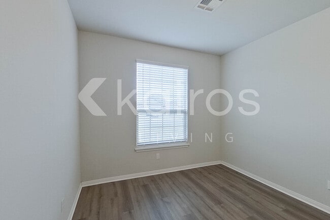 Photo - 825 NW 5th St