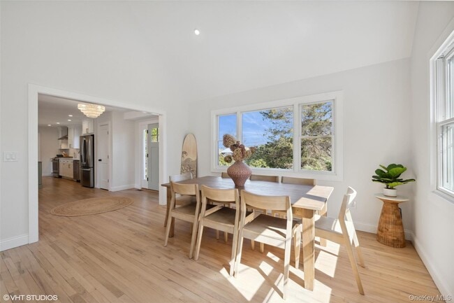 Photo - 535 Birch Ln