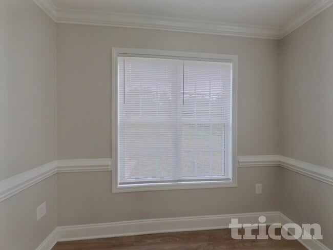 Photo - 556 Scarlet Leaf Ln.