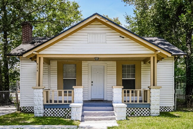 Building Photo - 914 Allison St