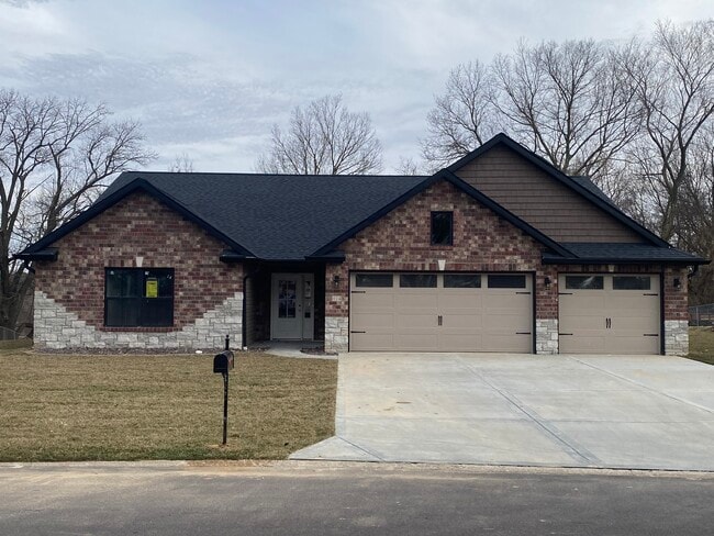 Building Photo - 114 Hampton Dr Rental