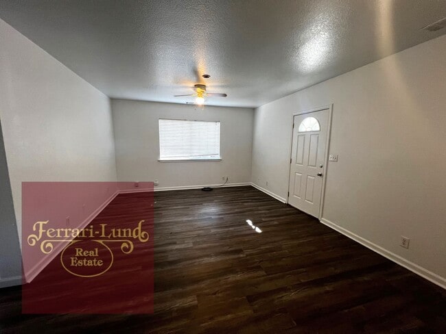 Photo - ?? Beautifully renovated tiny home in Spar...