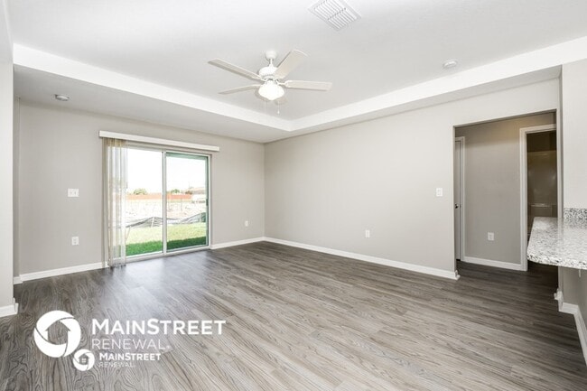 Photo - 621 NW 37th Pl