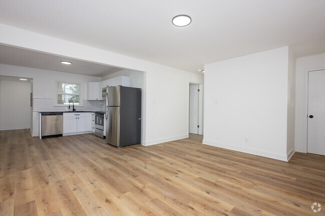 3BR, 2BA - 1,023SF - Living Room