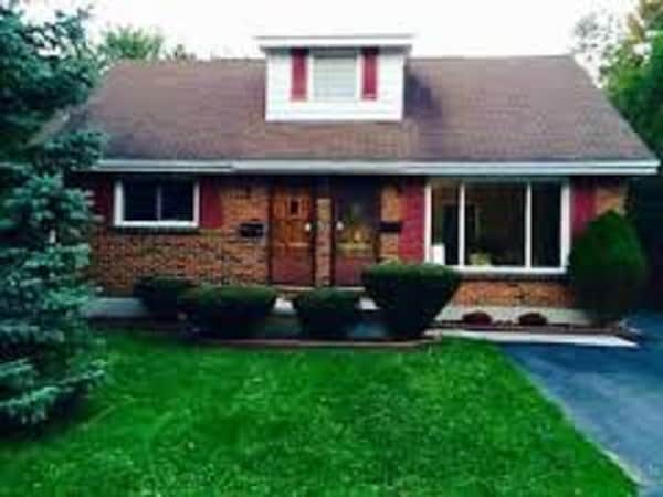 Building Photo - Cute 1 bedroom 1 bath Basement Unit 3