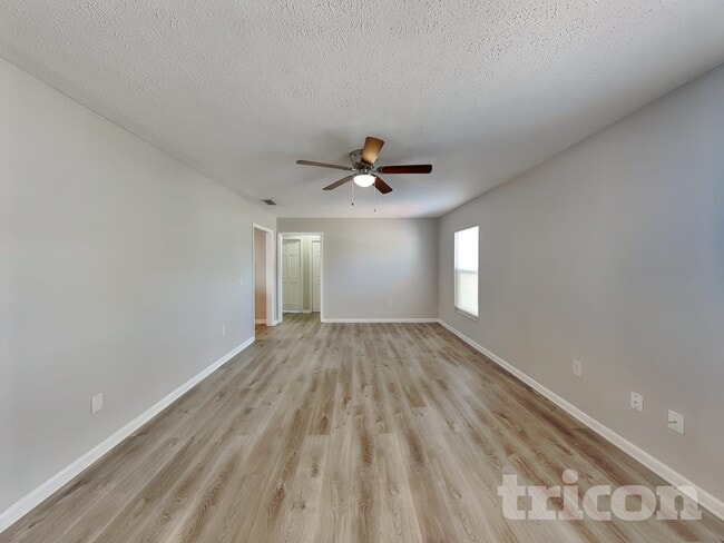 Photo - 604 Barkfield Loop