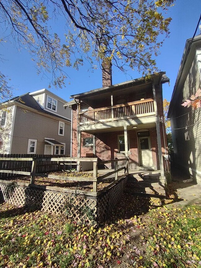 Photo - Incredible 6 Bedroom Home OSU Campus – Ren...