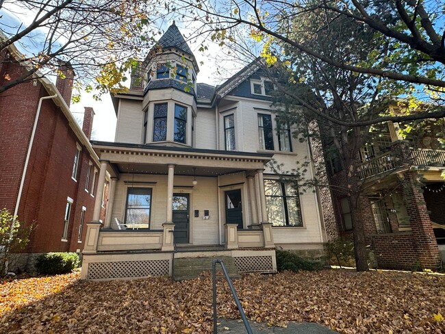 W Hubbard Ave 105-107 NCR - W Hubbard Ave 105-107 NCR Apartamento Unidad 105 Upper
