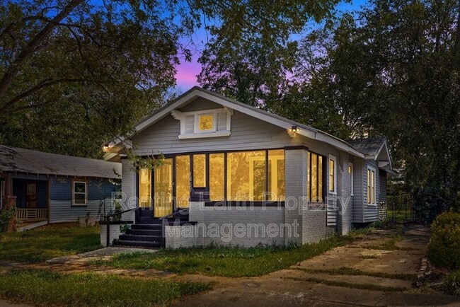 Building Photo - 1657 Lee Ave SW Rental