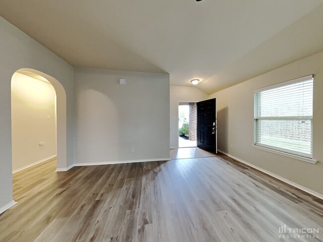 Photo - 336 Carlyle St