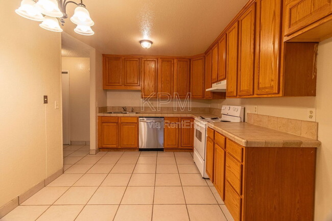 Photo - 2540 Banyan Dr