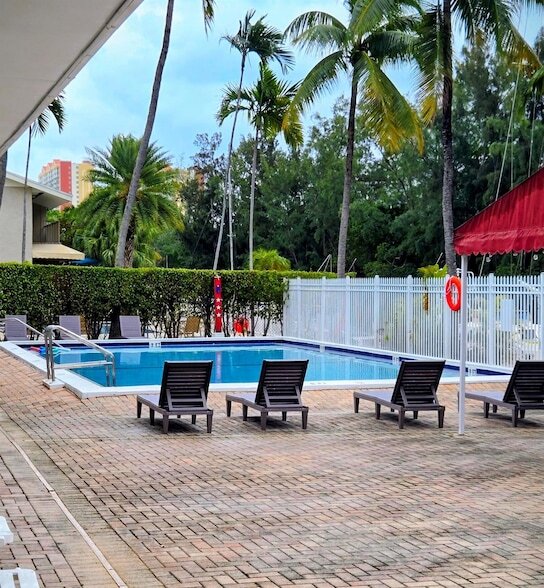 Photo - 3660 NE 166th St Unidad 312