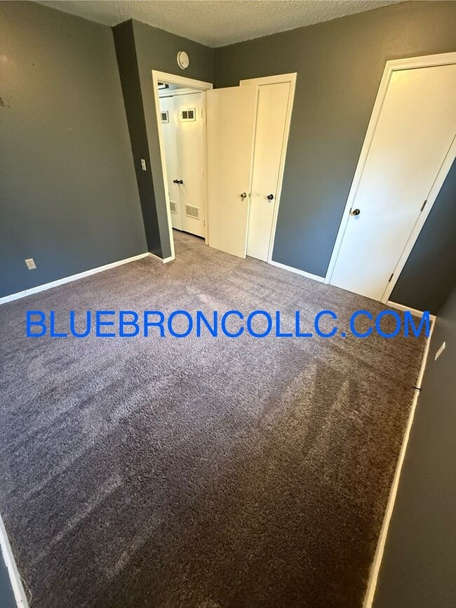 Photo - Cute 2 bedroom 1 bathroom home with 1 car ... Unit C