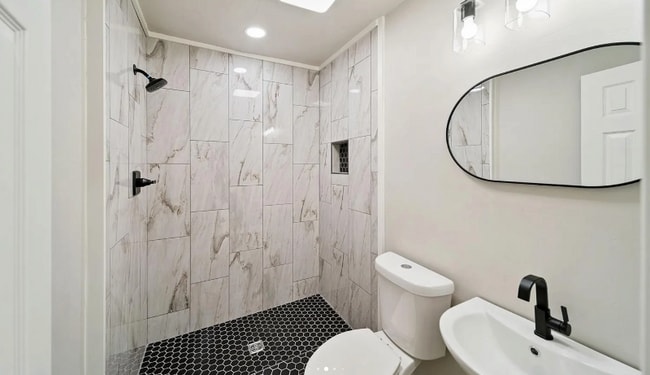 Photo - 610 W Fairview St