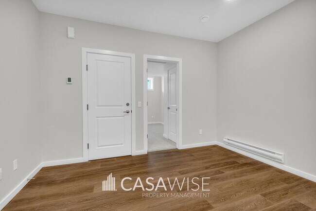 Photo - 20935-20925 25 Ave NW