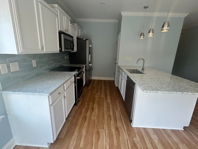 Photo - Two master suites - Super Location - Must See!