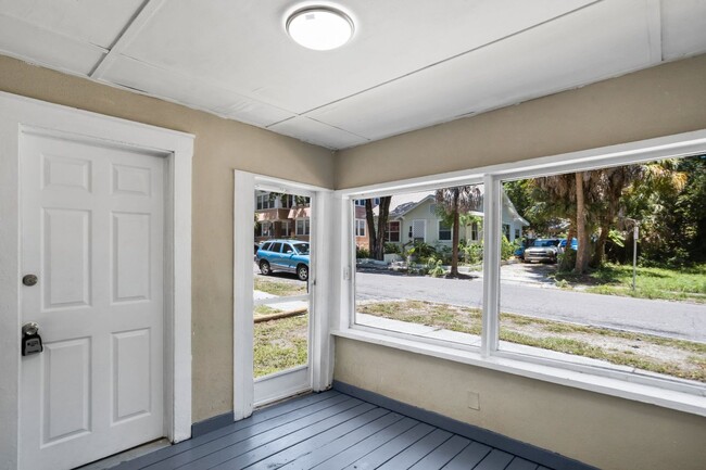 Photo - Cute 3bdrm/1bath home with porch & large y...