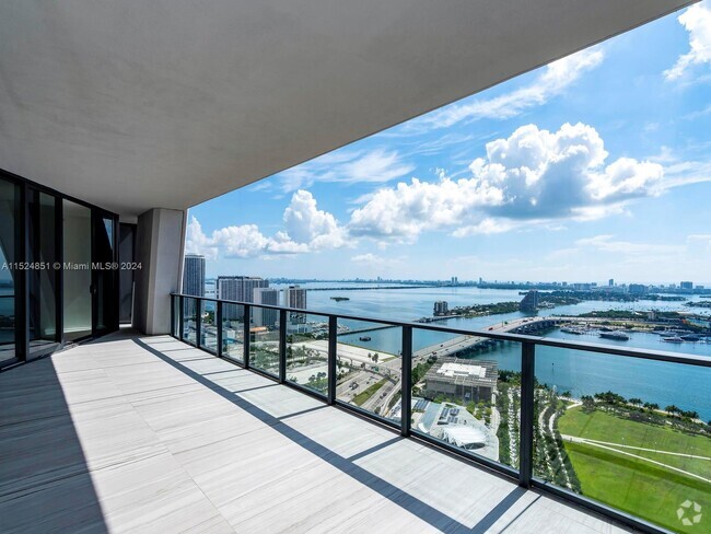 Building Photo - 1000 Biscayne Blvd Unit 4802 Rental