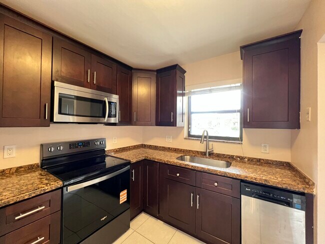 Photo - 21890 Lake Forest Cir Unit 101