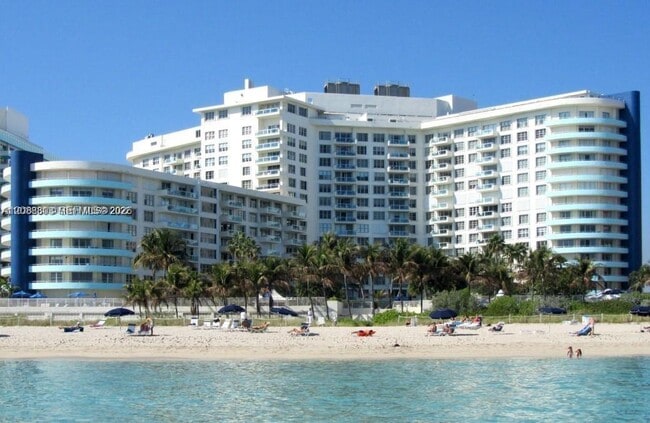 Building Photo - 5161 Collins Ave Unit 1710