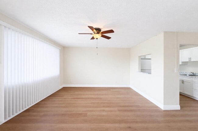 Photo - 700 Village Green Ct Unit 316