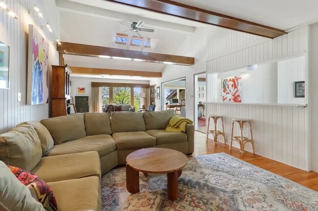 222 Ridge Rd