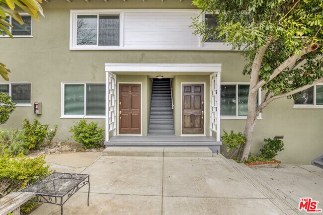 16144 Sunset Blvd Unit 2