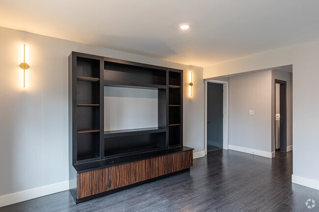 2BR, 2BA - 1800SF - Grafton House