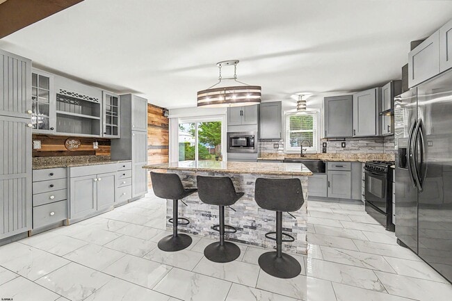 600 S Edgeley Ave