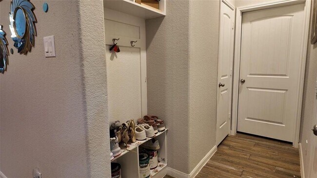 Photo - 5327 Sunny Ray Dr