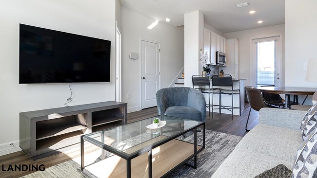 Photo - 8925 Livigno Wy Unidad 16-990