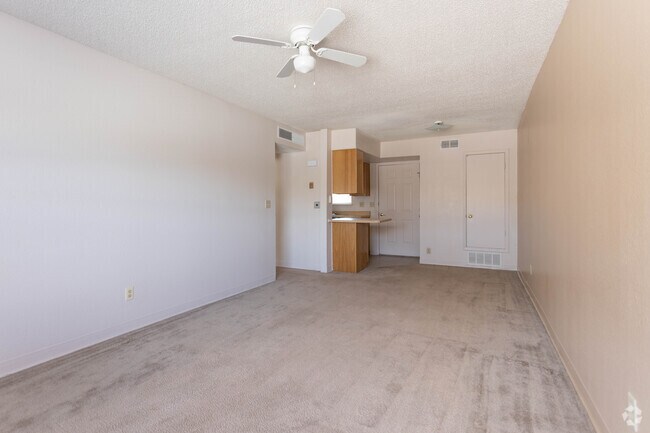 1BR 1BA - 595 SF
